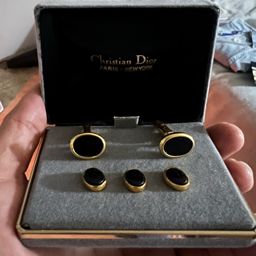 Dior Elegant Gold and Black Cufflinks - Picture 4 of 8